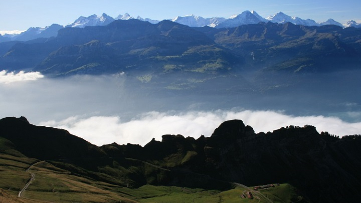 Aussicht auf Berge im Berner Oberland